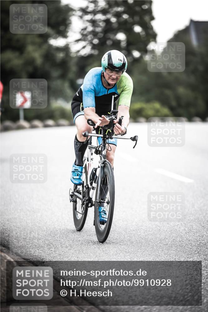 21.06.2026 - 29. Vierlanden-Triathlon H.Heesch http://msf.ph/oto/9910928 21.06.2026 09:36:17 Radfahren 6, 23, 111, 130, 135, 180, 216, 283 meine-sportfotos.de