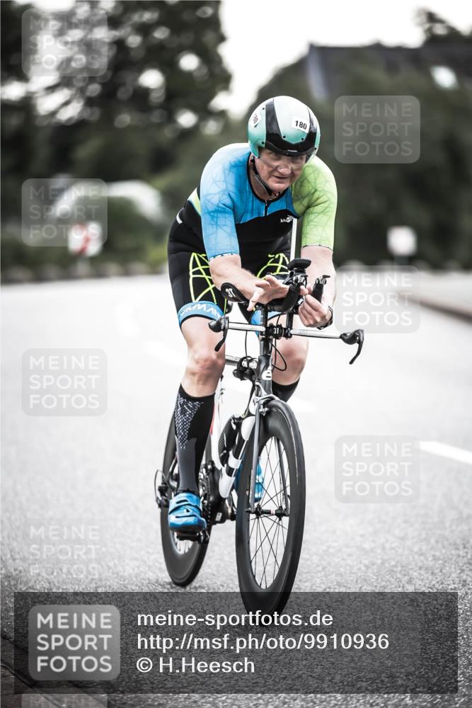 21.06.2026 - 29. Vierlanden-Triathlon H.Heesch http://msf.ph/oto/9910936 21.06.2026 09:36:17 Radfahren 6, 23, 111, 130, 135, 180, 216, 283 meine-sportfotos.de