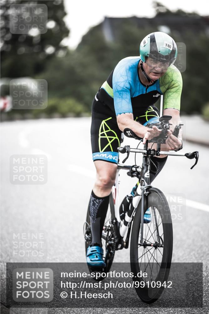 21.06.2026 - 29. Vierlanden-Triathlon H.Heesch http://msf.ph/oto/9910942 21.06.2026 09:36:17 Radfahren 6, 23, 111, 130, 135, 180, 216, 283 meine-sportfotos.de