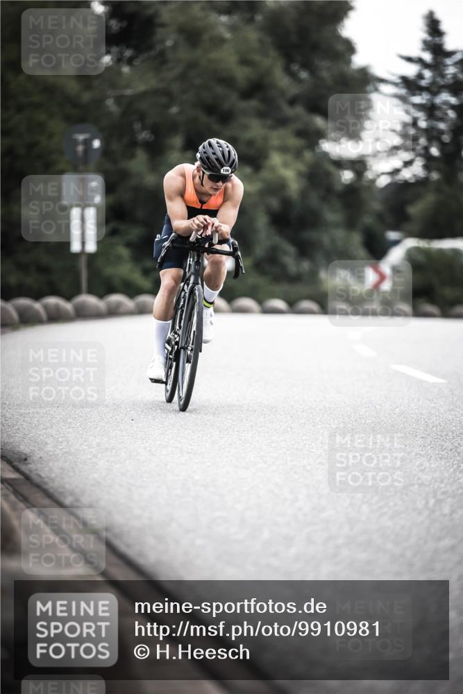 21.06.2026 - 29. Vierlanden-Triathlon H.Heesch http://msf.ph/oto/9910981 21.06.2026 09:26:27 Radfahren 55, 78, 106 meine-sportfotos.de