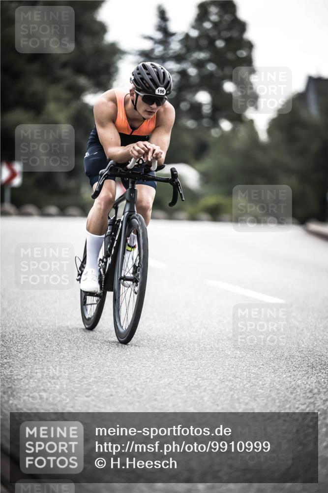21.06.2026 - 29. Vierlanden-Triathlon H.Heesch http://msf.ph/oto/9910999 21.06.2026 09:26:28 Radfahren 78, 106, 196 meine-sportfotos.de