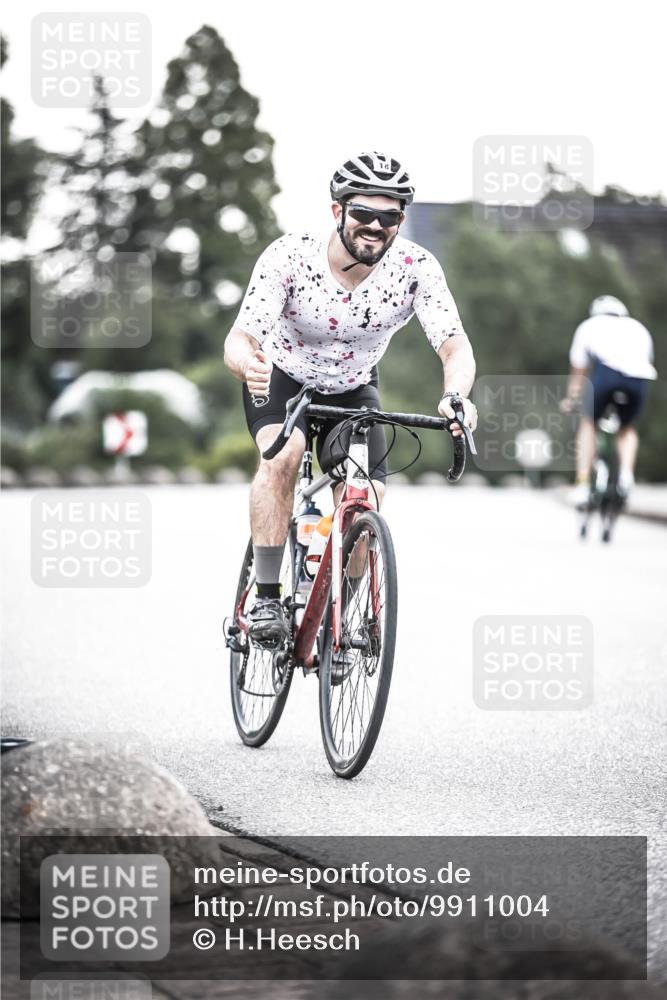 21.06.2026 - 29. Vierlanden-Triathlon H.Heesch http://msf.ph/oto/9911004 21.06.2026 09:36:48 Radfahren 18 meine-sportfotos.de