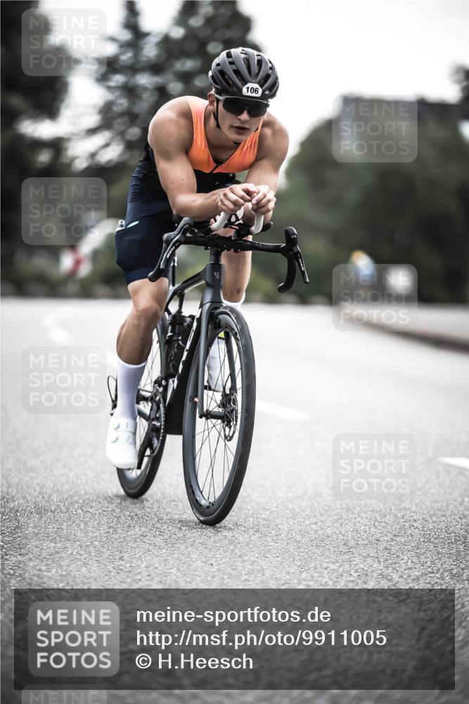 21.06.2026 - 29. Vierlanden-Triathlon H.Heesch http://msf.ph/oto/9911005 21.06.2026 09:26:28 Radfahren 78, 106, 196 meine-sportfotos.de