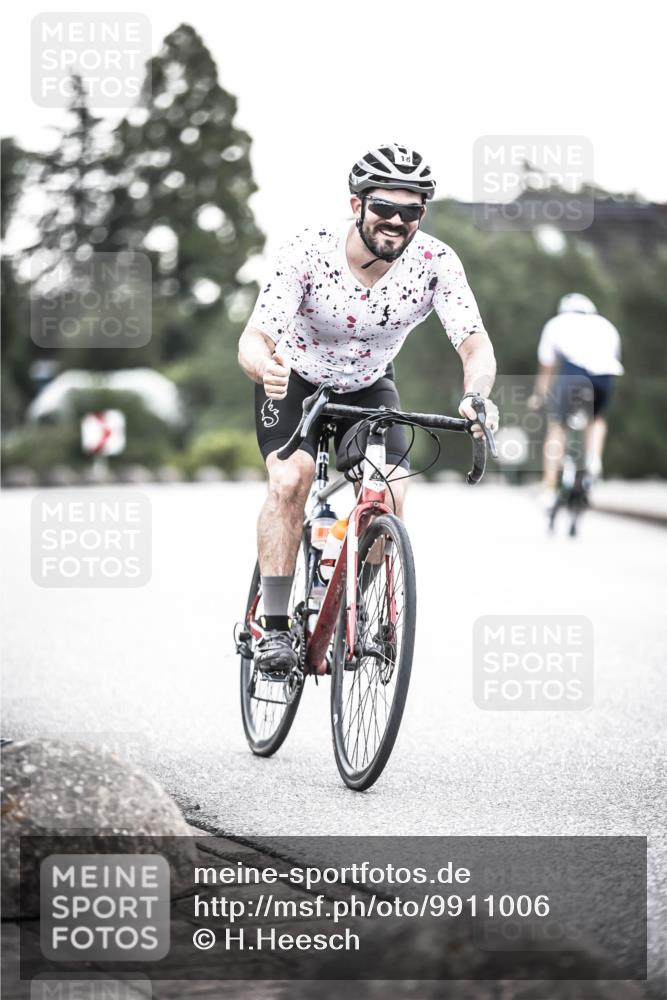 21.06.2026 - 29. Vierlanden-Triathlon H.Heesch http://msf.ph/oto/9911006 21.06.2026 09:36:48 Radfahren 18 meine-sportfotos.de