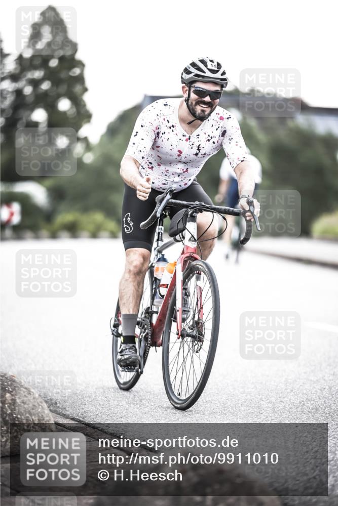 21.06.2026 - 29. Vierlanden-Triathlon H.Heesch http://msf.ph/oto/9911010 21.06.2026 09:36:48 Radfahren 18 meine-sportfotos.de