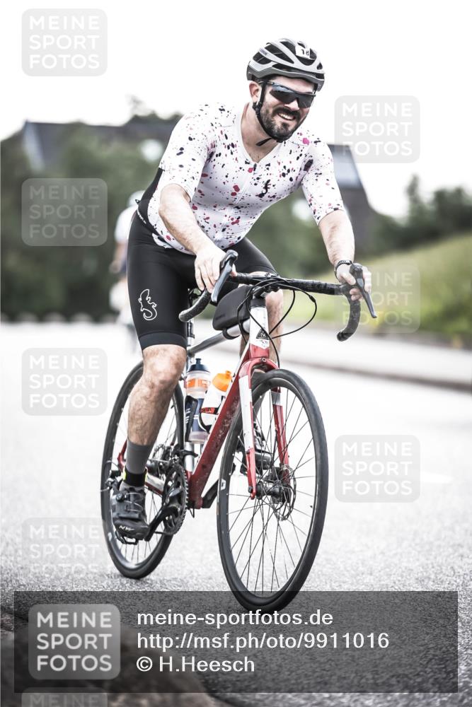21.06.2026 - 29. Vierlanden-Triathlon H.Heesch http://msf.ph/oto/9911016 21.06.2026 09:36:48 Radfahren 18 meine-sportfotos.de
