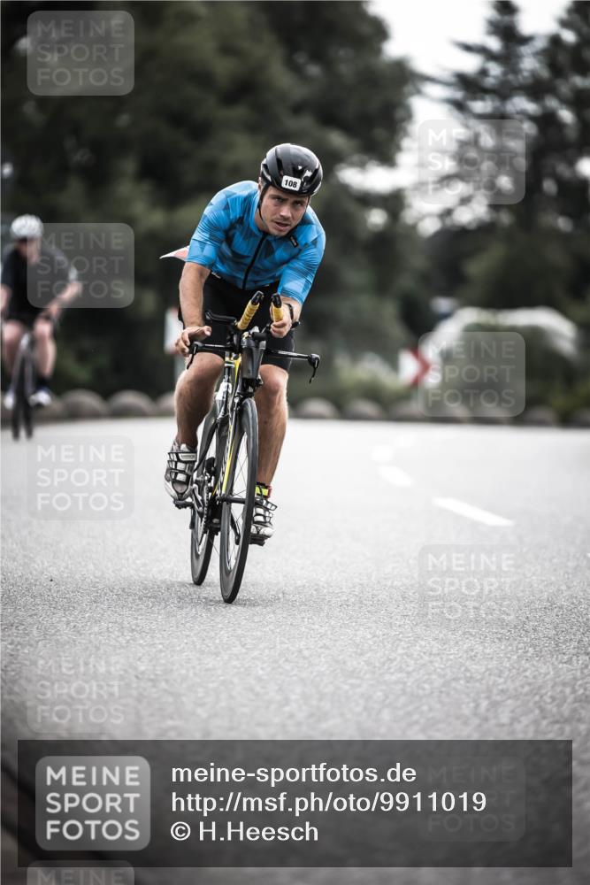 21.06.2026 - 29. Vierlanden-Triathlon H.Heesch http://msf.ph/oto/9911019 21.06.2026 09:26:51 Radfahren 90, 108, 230 meine-sportfotos.de