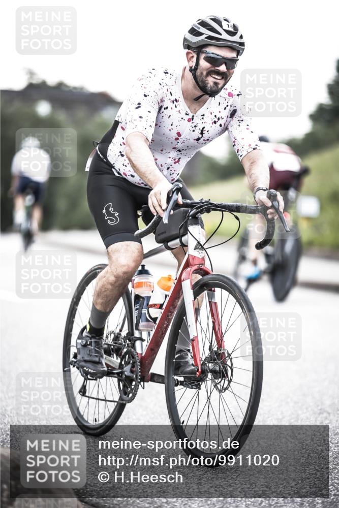 21.06.2026 - 29. Vierlanden-Triathlon H.Heesch http://msf.ph/oto/9911020 21.06.2026 09:36:48 Radfahren 18 meine-sportfotos.de