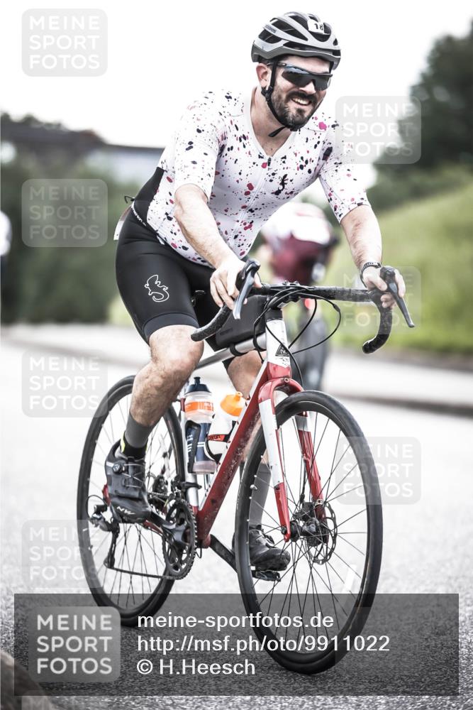 21.06.2026 - 29. Vierlanden-Triathlon H.Heesch http://msf.ph/oto/9911022 21.06.2026 09:36:48 Radfahren 18 meine-sportfotos.de