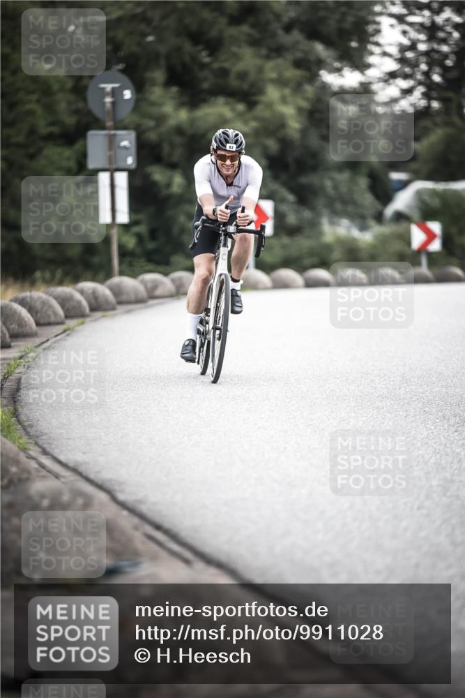 21.06.2026 - 29. Vierlanden-Triathlon H.Heesch http://msf.ph/oto/9911028 21.06.2026 09:37:07 Radfahren 83 meine-sportfotos.de