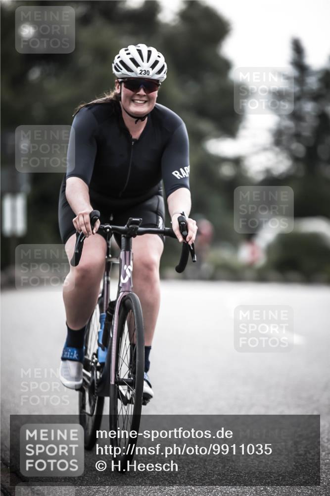 21.06.2026 - 29. Vierlanden-Triathlon H.Heesch http://msf.ph/oto/9911035 21.06.2026 09:26:55 Radfahren 90, 197, 230, 1355 meine-sportfotos.de
