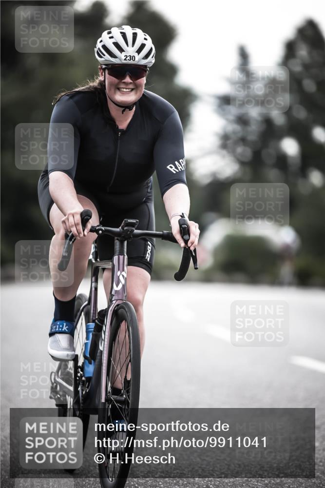 21.06.2026 - 29. Vierlanden-Triathlon H.Heesch http://msf.ph/oto/9911041 21.06.2026 09:26:55 Radfahren 90, 197, 230, 1355 meine-sportfotos.de