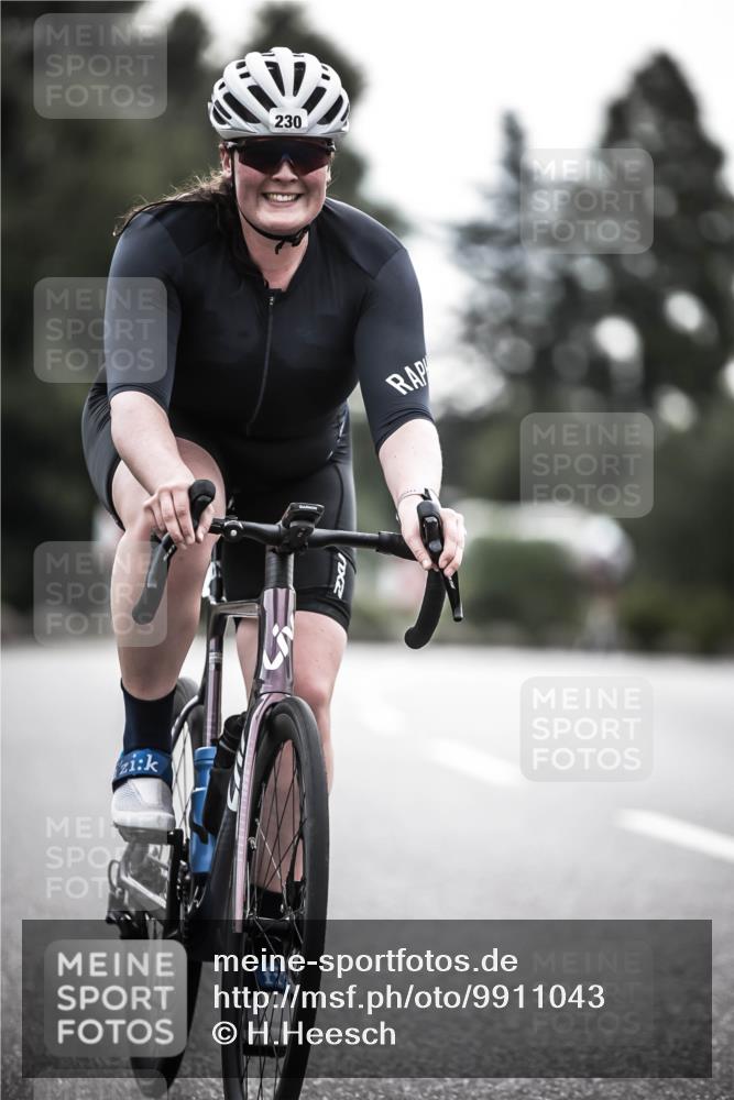 21.06.2026 - 29. Vierlanden-Triathlon H.Heesch http://msf.ph/oto/9911043 21.06.2026 09:26:55 Radfahren 90, 197, 230, 1355 meine-sportfotos.de