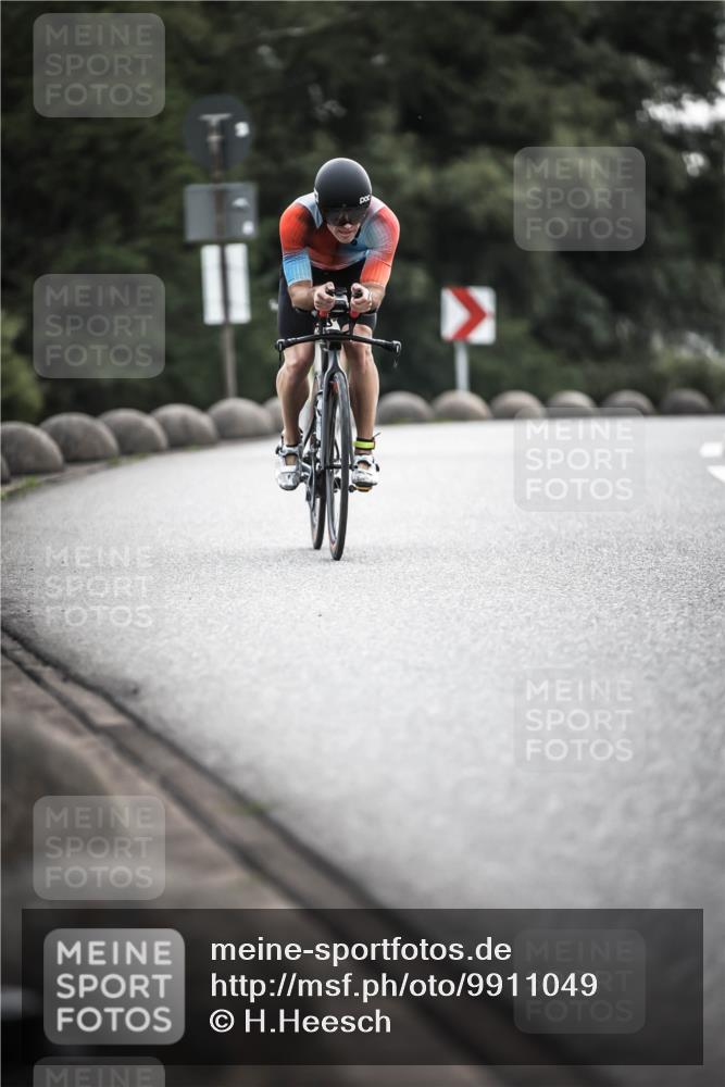 21.06.2026 - 29. Vierlanden-Triathlon H.Heesch http://msf.ph/oto/9911049 21.06.2026 09:26:59 Radfahren 75, 197, 1355 meine-sportfotos.de