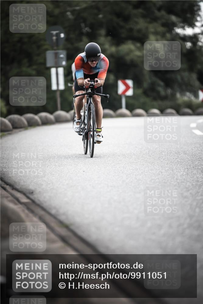 21.06.2026 - 29. Vierlanden-Triathlon H.Heesch http://msf.ph/oto/9911051 21.06.2026 09:26:59 Radfahren 75, 197, 1355 meine-sportfotos.de