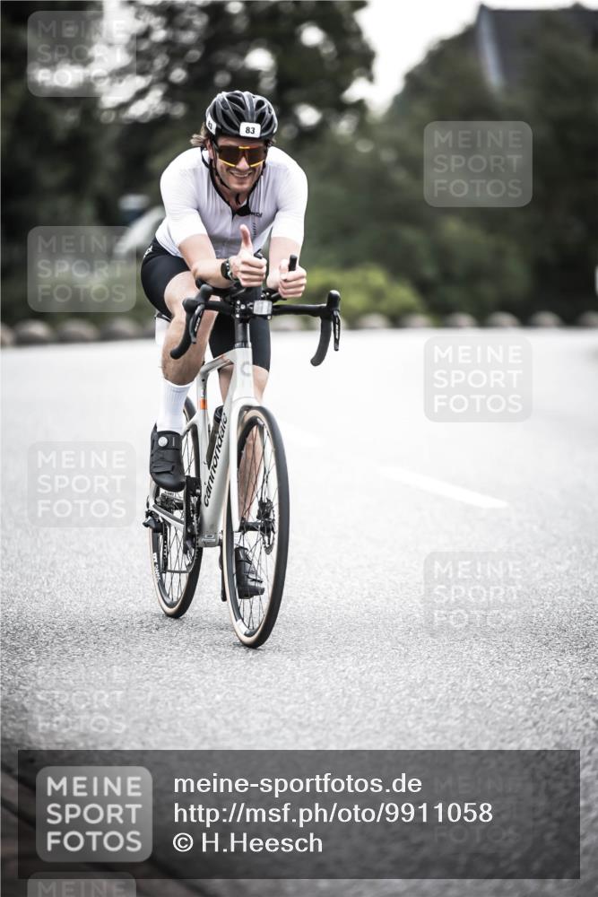 21.06.2026 - 29. Vierlanden-Triathlon H.Heesch http://msf.ph/oto/9911058 21.06.2026 09:37:08 Radfahren 83, 261 meine-sportfotos.de