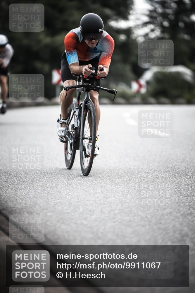 21.06.2026 - 29. Vierlanden-Triathlon H.Heesch http://msf.ph/oto/9911067 21.06.2026 09:26:59 Radfahren 75, 197, 1355 meine-sportfotos.de