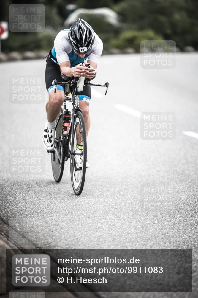 21.06.2026 - 29. Vierlanden-Triathlon H.Heesch http://msf.ph/oto/9911083 21.06.2026 09:37:31 Radfahren 181, 290 meine-sportfotos.de