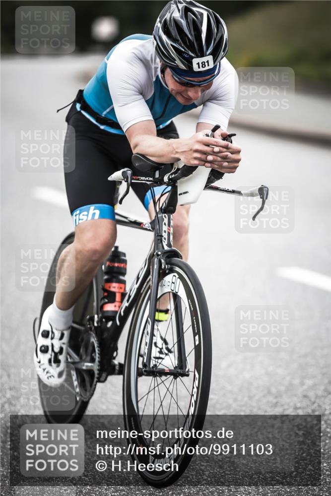 21.06.2026 - 29. Vierlanden-Triathlon H.Heesch http://msf.ph/oto/9911103 21.06.2026 09:37:31 Radfahren 181, 290 meine-sportfotos.de