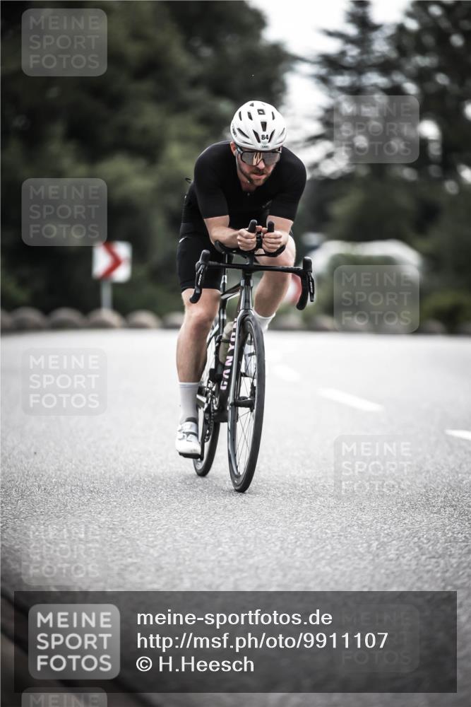 21.06.2026 - 29. Vierlanden-Triathlon H.Heesch http://msf.ph/oto/9911107 21.06.2026 09:27:08 Radfahren 27, 75, 84, 169, 198 meine-sportfotos.de