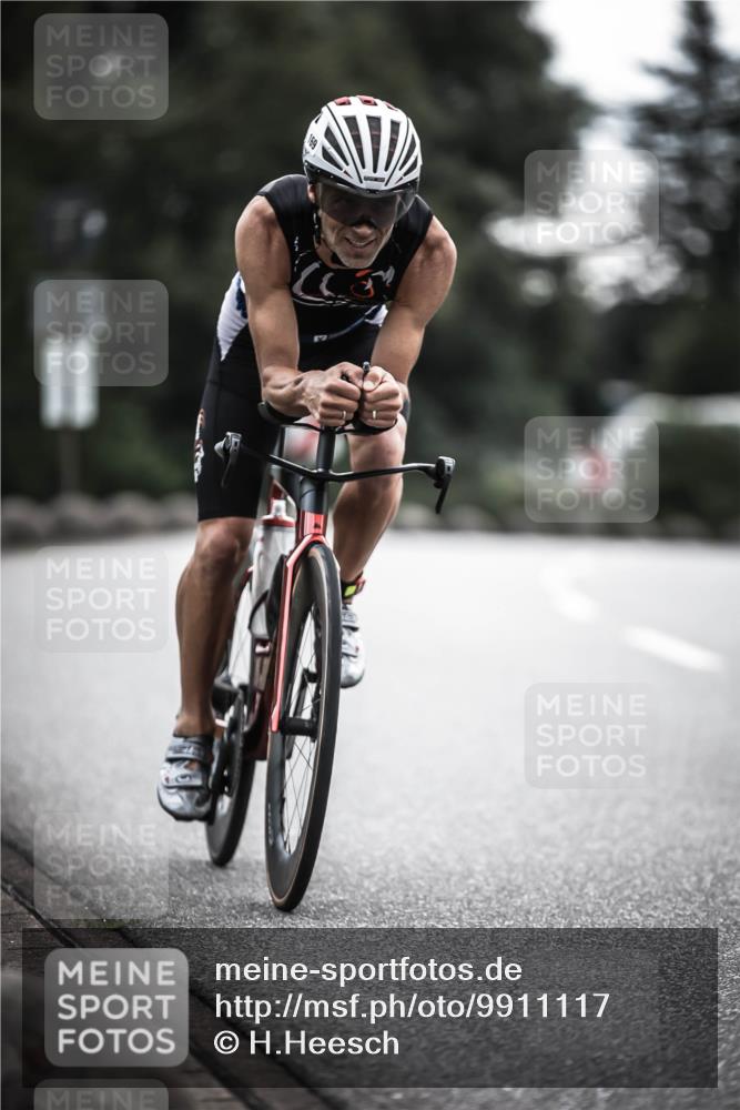 21.06.2026 - 29. Vierlanden-Triathlon H.Heesch http://msf.ph/oto/9911117 21.06.2026 09:27:10 Radfahren 27, 84, 169, 198 meine-sportfotos.de