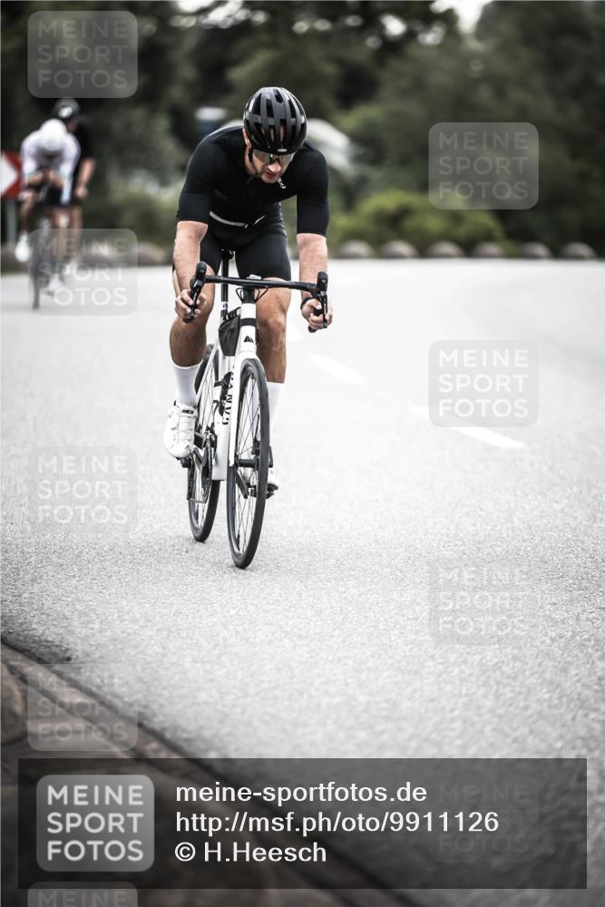 21.06.2026 - 29. Vierlanden-Triathlon H.Heesch http://msf.ph/oto/9911126 21.06.2026 09:37:45 Radfahren 5, 30, 69, 195, 240 meine-sportfotos.de