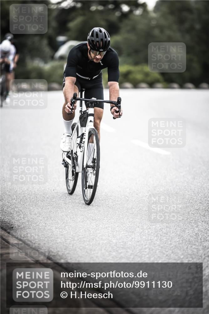 21.06.2026 - 29. Vierlanden-Triathlon H.Heesch http://msf.ph/oto/9911130 21.06.2026 09:37:45 Radfahren 5, 30, 69, 195, 240 meine-sportfotos.de