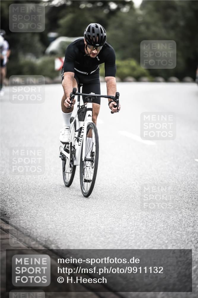 21.06.2026 - 29. Vierlanden-Triathlon H.Heesch http://msf.ph/oto/9911132 21.06.2026 09:37:45 Radfahren 5, 30, 69, 195, 240 meine-sportfotos.de