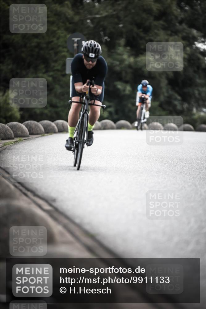 21.06.2026 - 29. Vierlanden-Triathlon H.Heesch http://msf.ph/oto/9911133 21.06.2026 09:27:16 Radfahren 27, 43, 56, 103, 139, 179, 198 meine-sportfotos.de