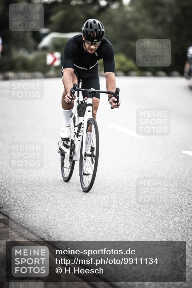 21.06.2026 - 29. Vierlanden-Triathlon H.Heesch http://msf.ph/oto/9911134 21.06.2026 09:37:45 Radfahren 5, 30, 69, 195, 240 meine-sportfotos.de