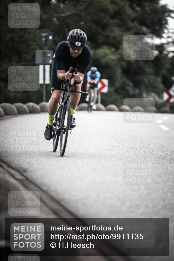 21.06.2026 - 29. Vierlanden-Triathlon H.Heesch http://msf.ph/oto/9911135 21.06.2026 09:27:16 Radfahren 27, 43, 56, 103, 139, 179, 198 meine-sportfotos.de