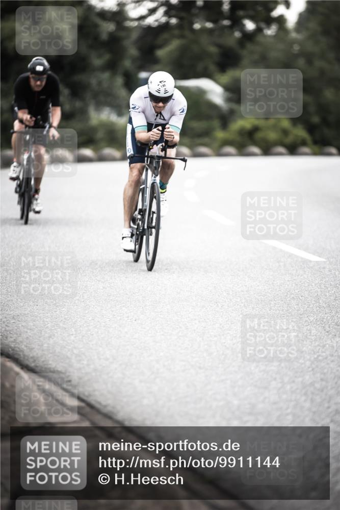21.06.2026 - 29. Vierlanden-Triathlon H.Heesch http://msf.ph/oto/9911144 21.06.2026 09:37:47 Radfahren 5, 30, 69, 195, 240 meine-sportfotos.de