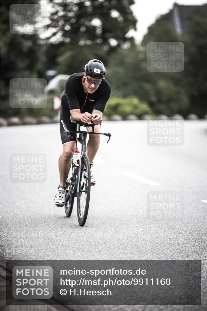 21.06.2026 - 29. Vierlanden-Triathlon H.Heesch http://msf.ph/oto/9911160 21.06.2026 09:37:48 Radfahren 5, 30, 69, 195, 240 meine-sportfotos.de