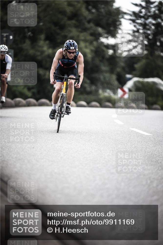 21.06.2026 - 29. Vierlanden-Triathlon H.Heesch http://msf.ph/oto/9911169 21.06.2026 09:27:21 Radfahren 43, 56, 69, 86, 103, 130, 139, 157, 179 meine-sportfotos.de