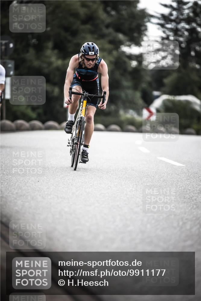 21.06.2026 - 29. Vierlanden-Triathlon H.Heesch http://msf.ph/oto/9911177 21.06.2026 09:27:22 Radfahren 43, 56, 69, 86, 103, 130, 139, 157, 179 meine-sportfotos.de