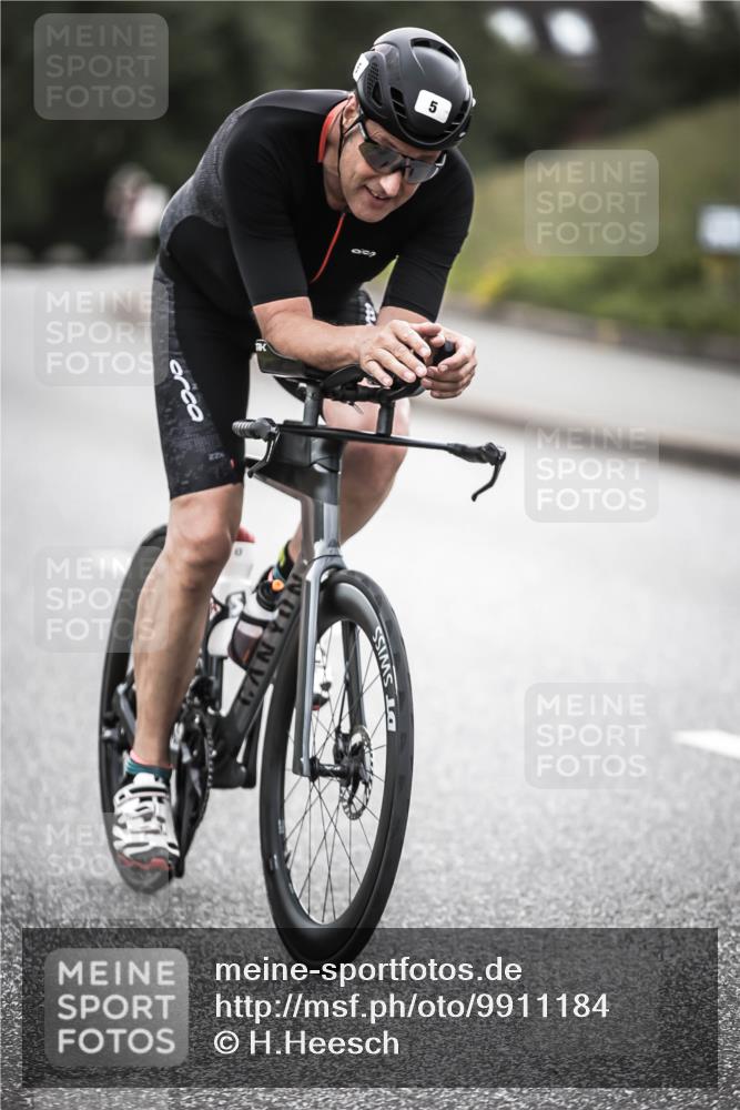21.06.2026 - 29. Vierlanden-Triathlon H.Heesch http://msf.ph/oto/9911184 21.06.2026 09:37:49 Radfahren 5, 69, 195, 240 meine-sportfotos.de