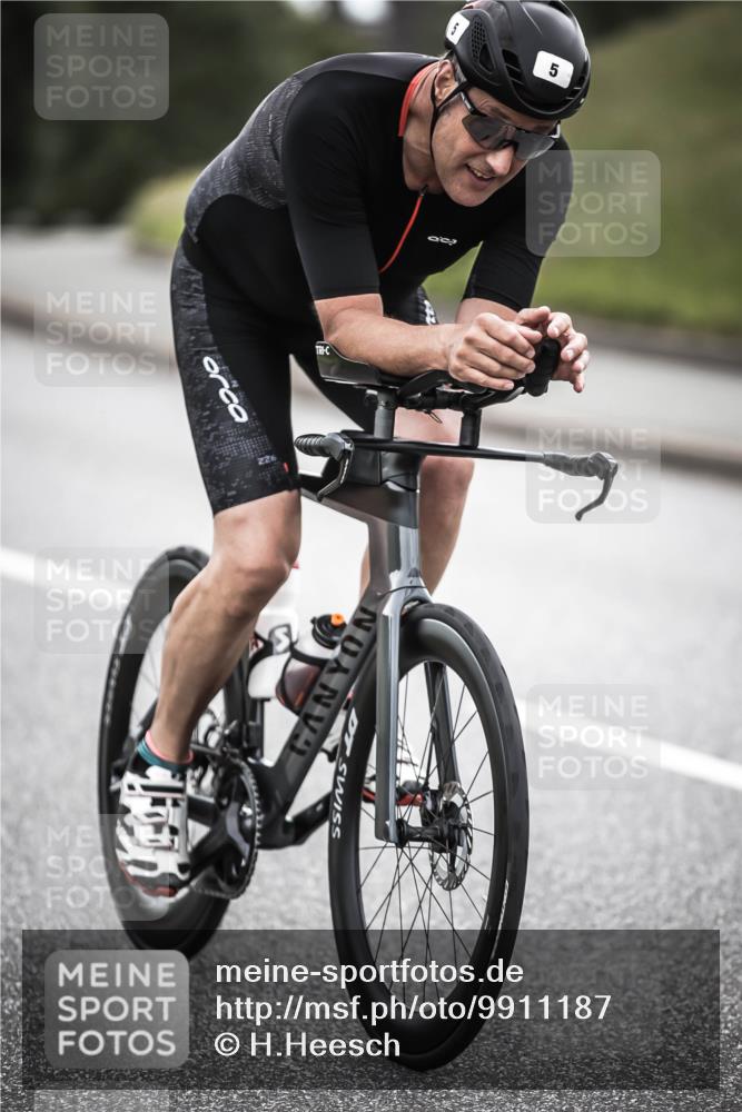 21.06.2026 - 29. Vierlanden-Triathlon H.Heesch http://msf.ph/oto/9911187 21.06.2026 09:37:49 Radfahren 5, 69, 195, 240 meine-sportfotos.de