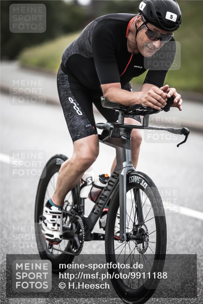 21.06.2026 - 29. Vierlanden-Triathlon H.Heesch http://msf.ph/oto/9911188 21.06.2026 09:37:49 Radfahren 5, 69, 195, 240 meine-sportfotos.de