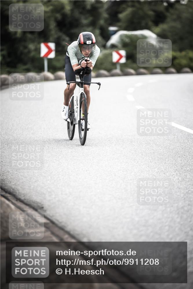 21.06.2026 - 29. Vierlanden-Triathlon H.Heesch http://msf.ph/oto/9911208 21.06.2026 09:38:05 Radfahren 2 meine-sportfotos.de