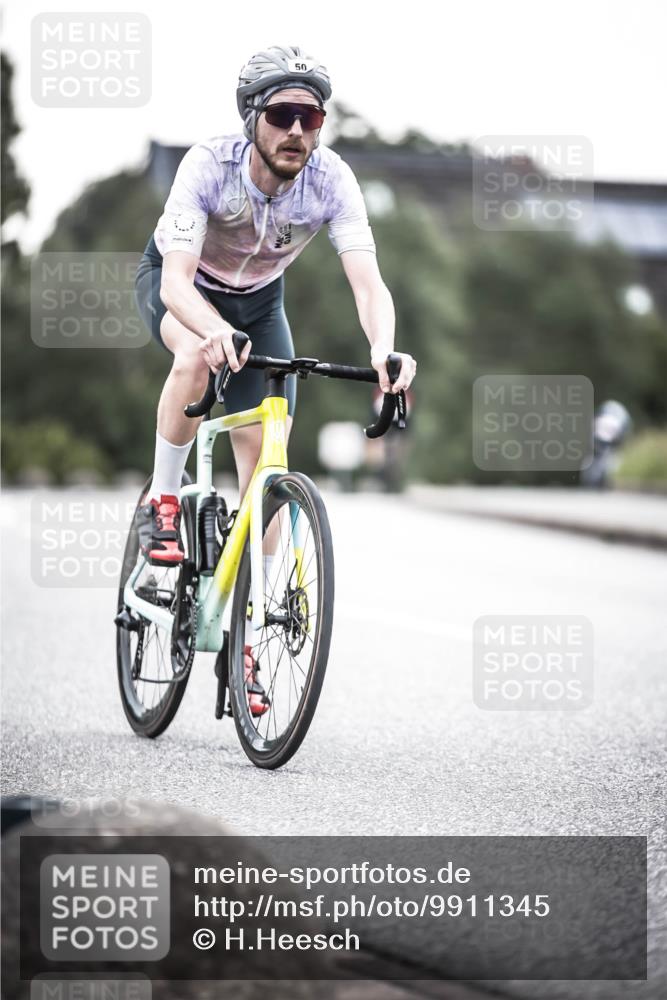 21.06.2026 - 29. Vierlanden-Triathlon H.Heesch http://msf.ph/oto/9911345 21.06.2026 09:40:28 Radfahren 50, 116, 158 meine-sportfotos.de