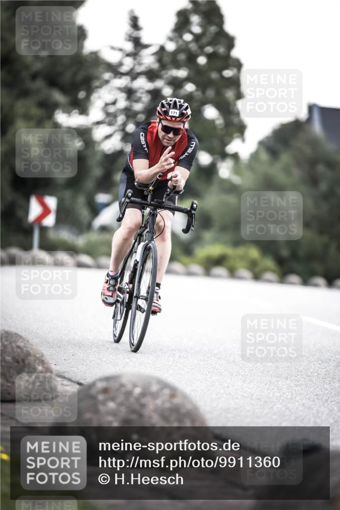 21.06.2026 - 29. Vierlanden-Triathlon H.Heesch http://msf.ph/oto/9911360 21.06.2026 09:40:40 Radfahren 64, 171 meine-sportfotos.de