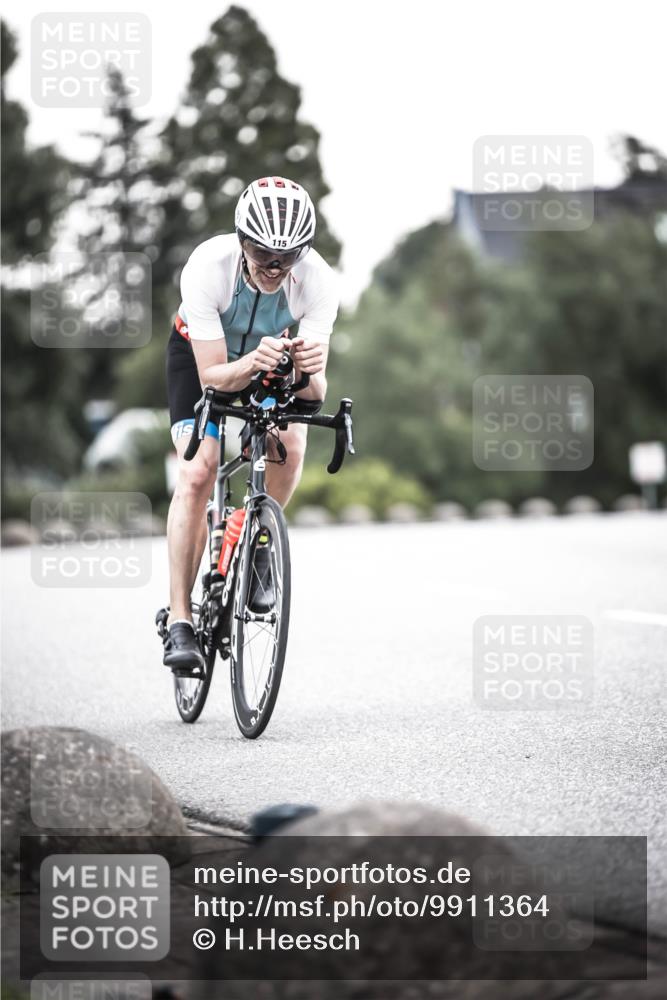 21.06.2026 - 29. Vierlanden-Triathlon H.Heesch http://msf.ph/oto/9911364 21.06.2026 09:40:49 Radfahren 36, 64, 115 meine-sportfotos.de
