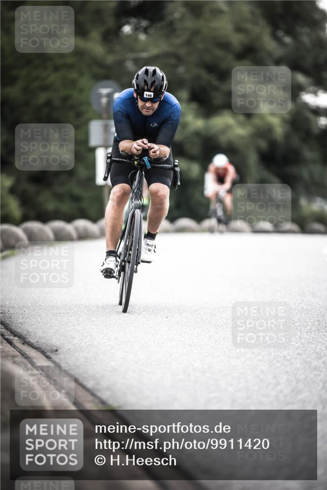 21.06.2026 - 29. Vierlanden-Triathlon H.Heesch http://msf.ph/oto/9911420 21.06.2026 09:41:40 Radfahren 41, 48, 146, 1353 meine-sportfotos.de