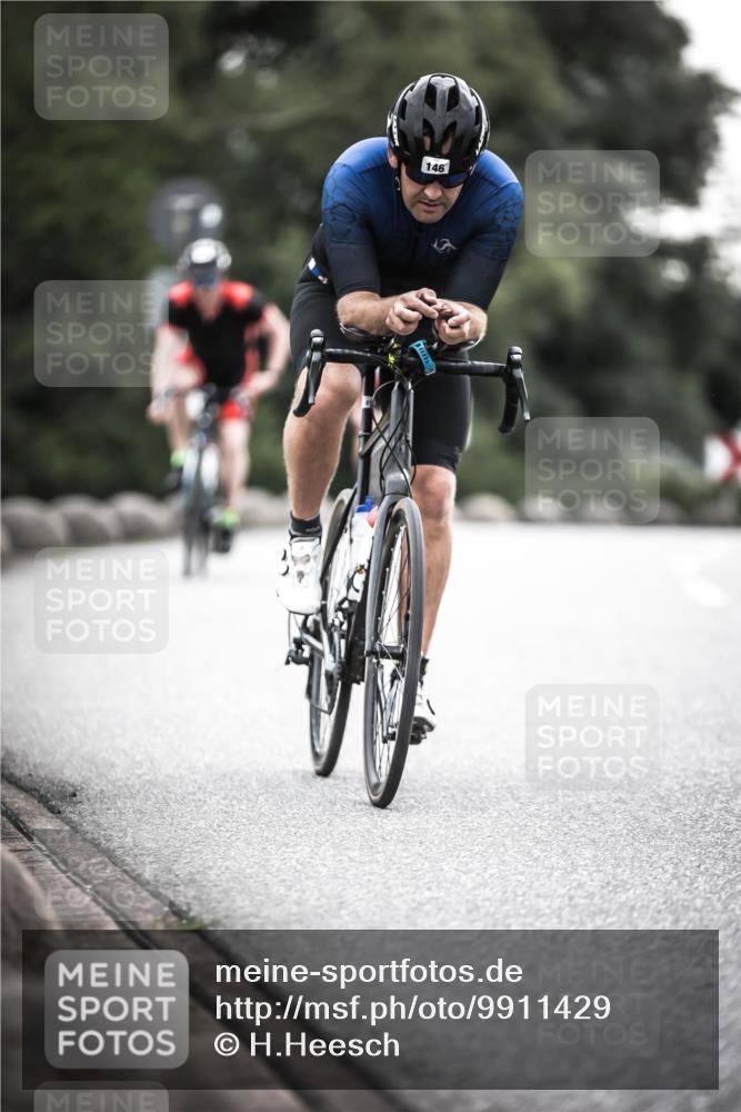 21.06.2026 - 29. Vierlanden-Triathlon H.Heesch http://msf.ph/oto/9911429 21.06.2026 09:41:41 Radfahren 41, 48, 146, 1353 meine-sportfotos.de