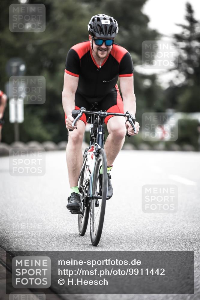 21.06.2026 - 29. Vierlanden-Triathlon H.Heesch http://msf.ph/oto/9911442 21.06.2026 09:41:43 Radfahren 15, 41, 48, 89, 146, 1353 meine-sportfotos.de