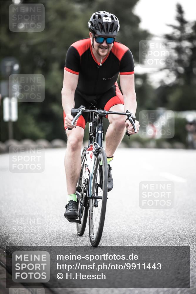 21.06.2026 - 29. Vierlanden-Triathlon H.Heesch http://msf.ph/oto/9911443 21.06.2026 09:41:43 Radfahren 15, 41, 48, 89, 146, 1353 meine-sportfotos.de