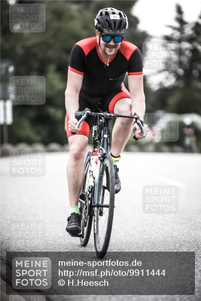 21.06.2026 - 29. Vierlanden-Triathlon H.Heesch http://msf.ph/oto/9911444 21.06.2026 09:41:43 Radfahren 15, 41, 48, 89, 146, 1353 meine-sportfotos.de