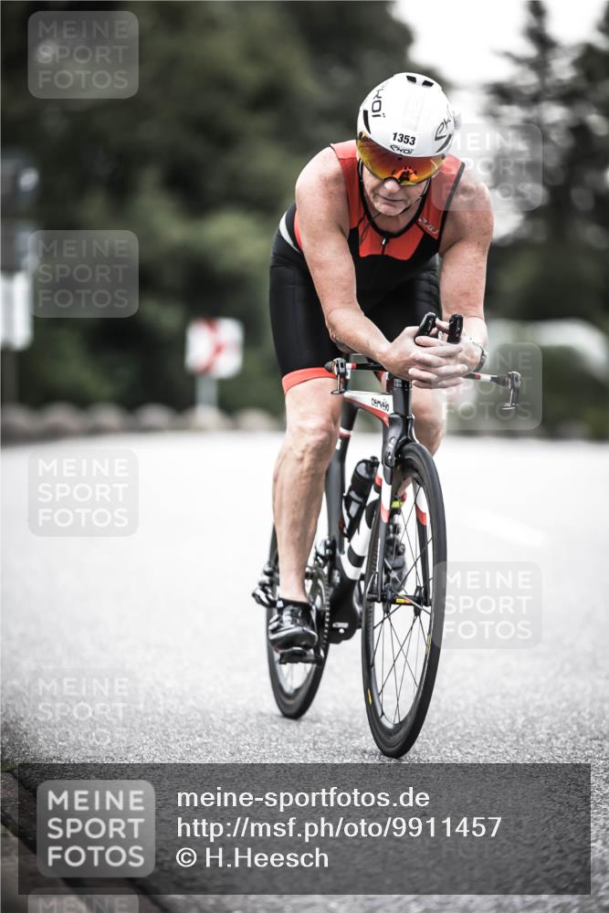 21.06.2026 - 29. Vierlanden-Triathlon H.Heesch http://msf.ph/oto/9911457 21.06.2026 09:41:45 Radfahren 15, 41, 48, 89, 1353 meine-sportfotos.de