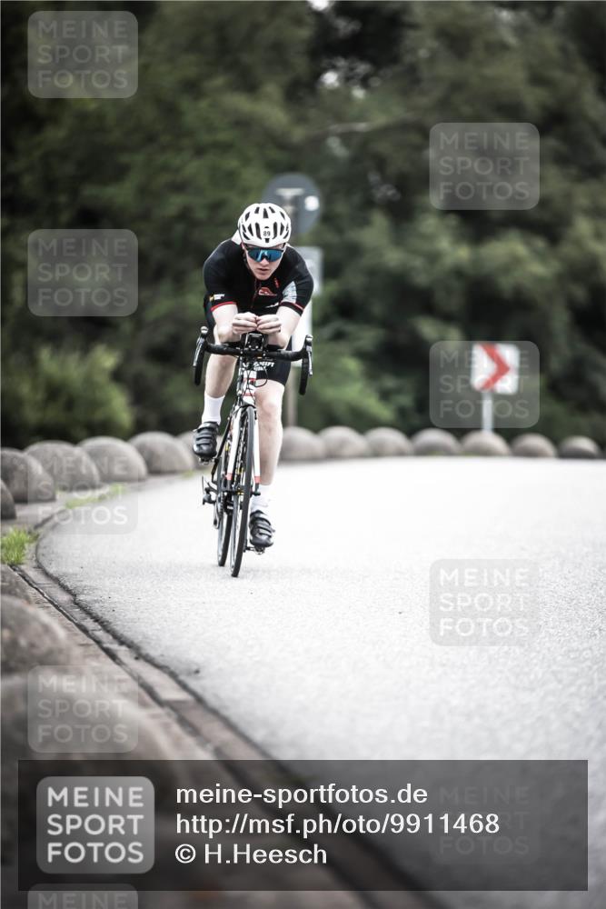 21.06.2026 - 29. Vierlanden-Triathlon H.Heesch http://msf.ph/oto/9911468 21.06.2026 09:41:50 Radfahren 15, 89 meine-sportfotos.de