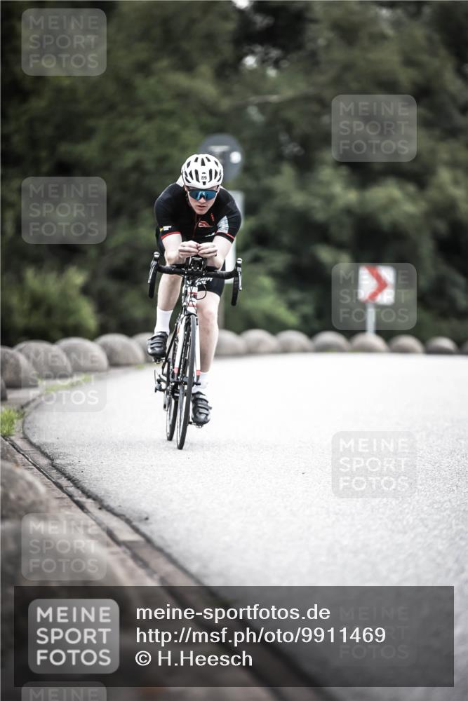 21.06.2026 - 29. Vierlanden-Triathlon H.Heesch http://msf.ph/oto/9911469 21.06.2026 09:41:50 Radfahren 15, 89 meine-sportfotos.de
